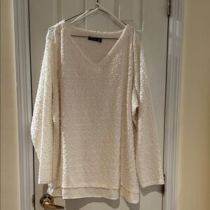 Apt. 9 Textured Cream V-Neck  Sweater with sequins.